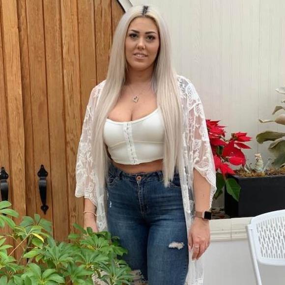 Meet your Posher, Lisa - Picture 1 of 1